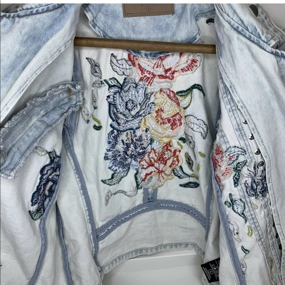 BlankNYC Denim Sitting Pretty Floral Moto Jacket - Picture 10 of 11